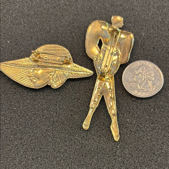 Gold Tone art Deco Brooch - Picture 3 of 3